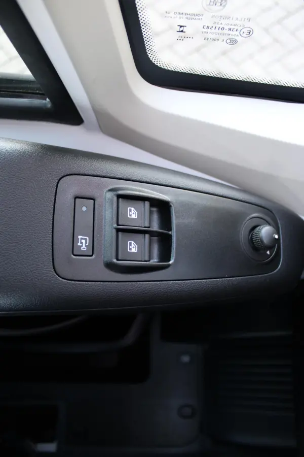 2.2 BlueHDi 120PK L2H2 3.0t 3-ZITS | APPLE CARPLAY/ANDROID AUTO | PARK SENSOREN | CRUISE | AIRCO | TREKHAAK | ALL SEASON BANDEN |
