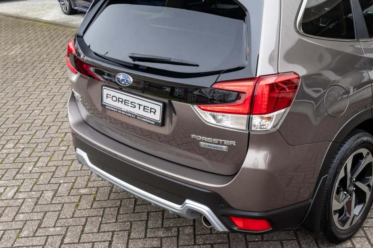 2.0i CVT e-BOXER Premium | Eyesight | Navigatie | Lederen bekleding |