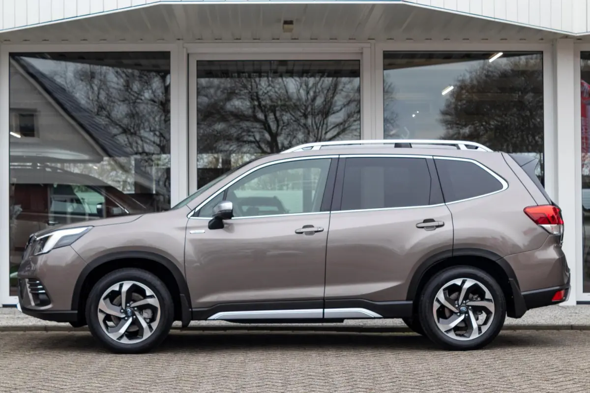 2.0i CVT e-BOXER Premium | Eyesight | Trekhaak | Lederen bekleding |