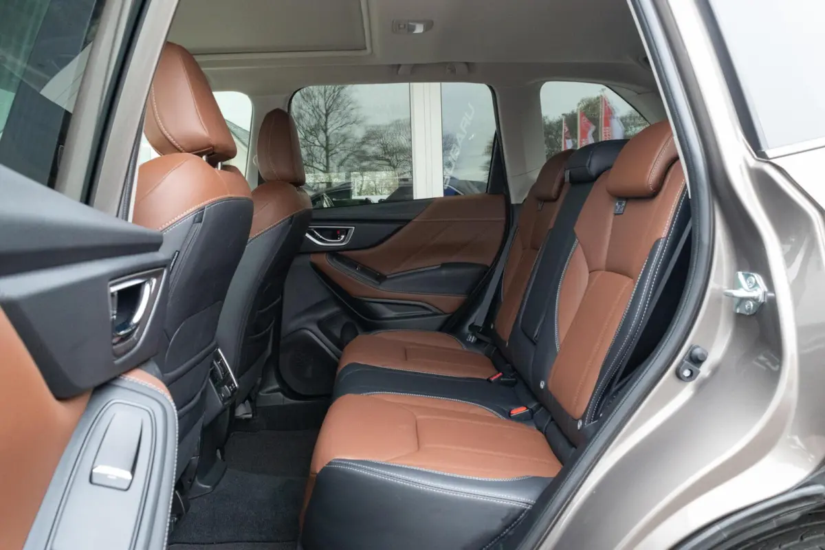 2.0i CVT e-BOXER Premium | Eyesight | Navigatie | Lederen bekleding |