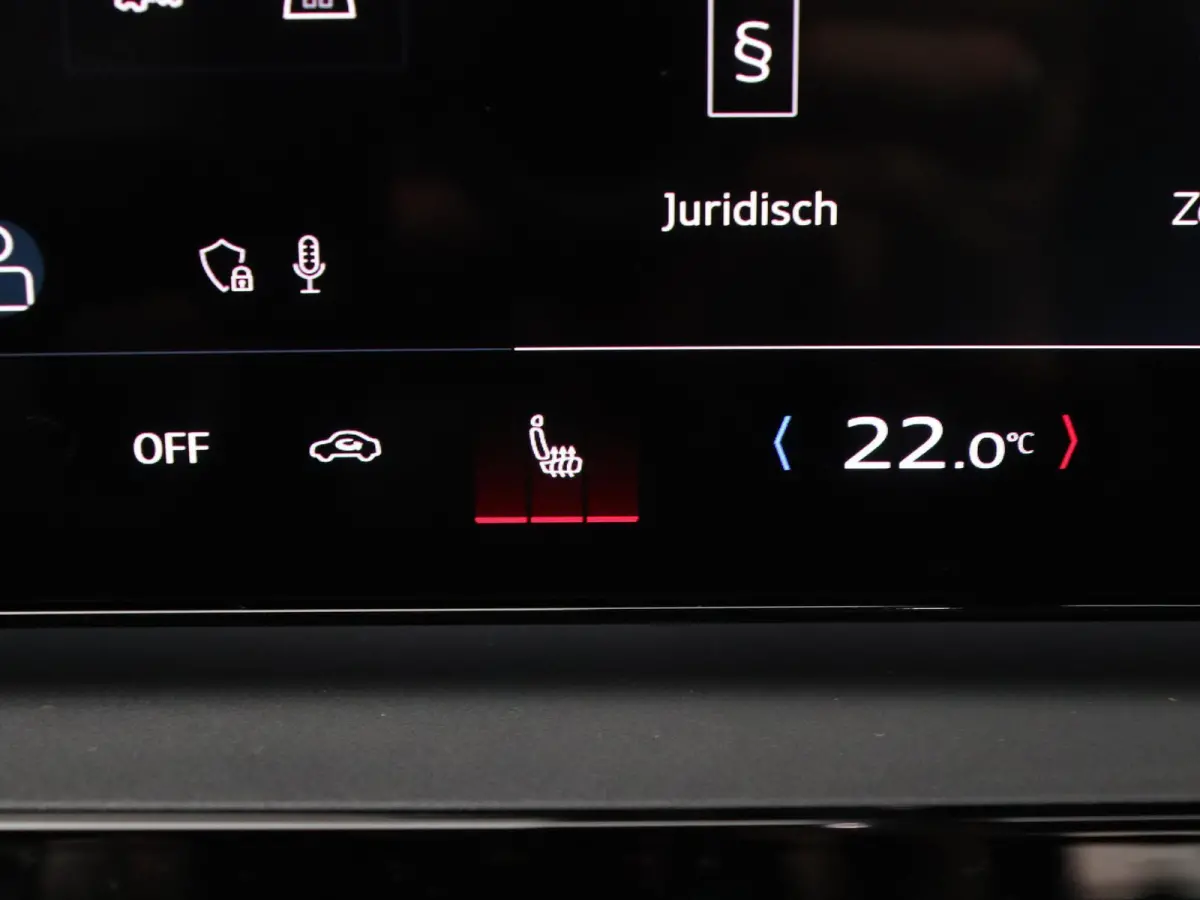 Advanced edition performance 100 kWh | Omgevingscamera’s | Elektrisch instelbare stoelen | MMI Bijrijdersscherm | Leder-kunstlederen sportstoelen | Matrix Ledkoplampen| Adaptive cruise con