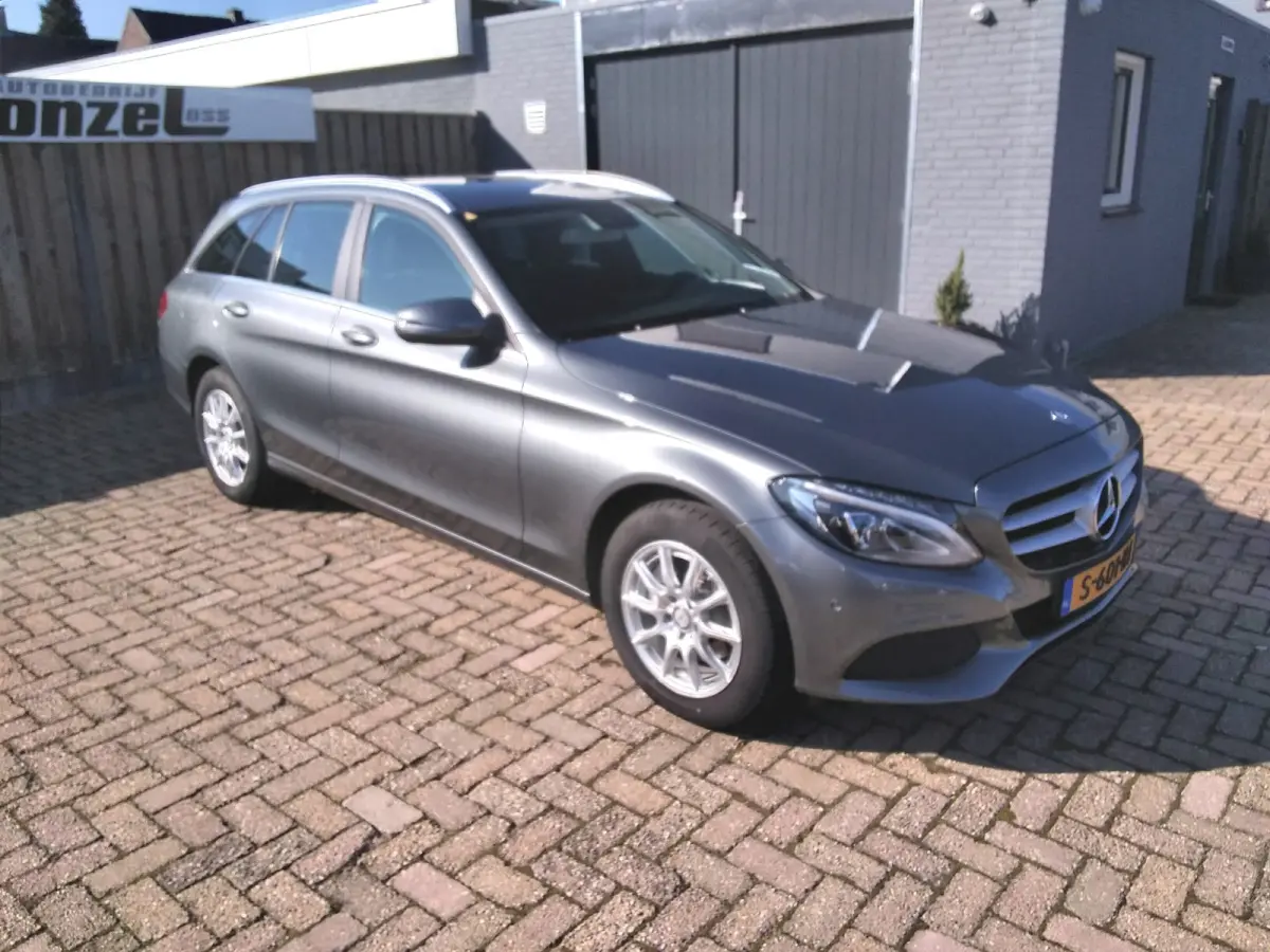 180 station NAVIGATIE + lane assist .