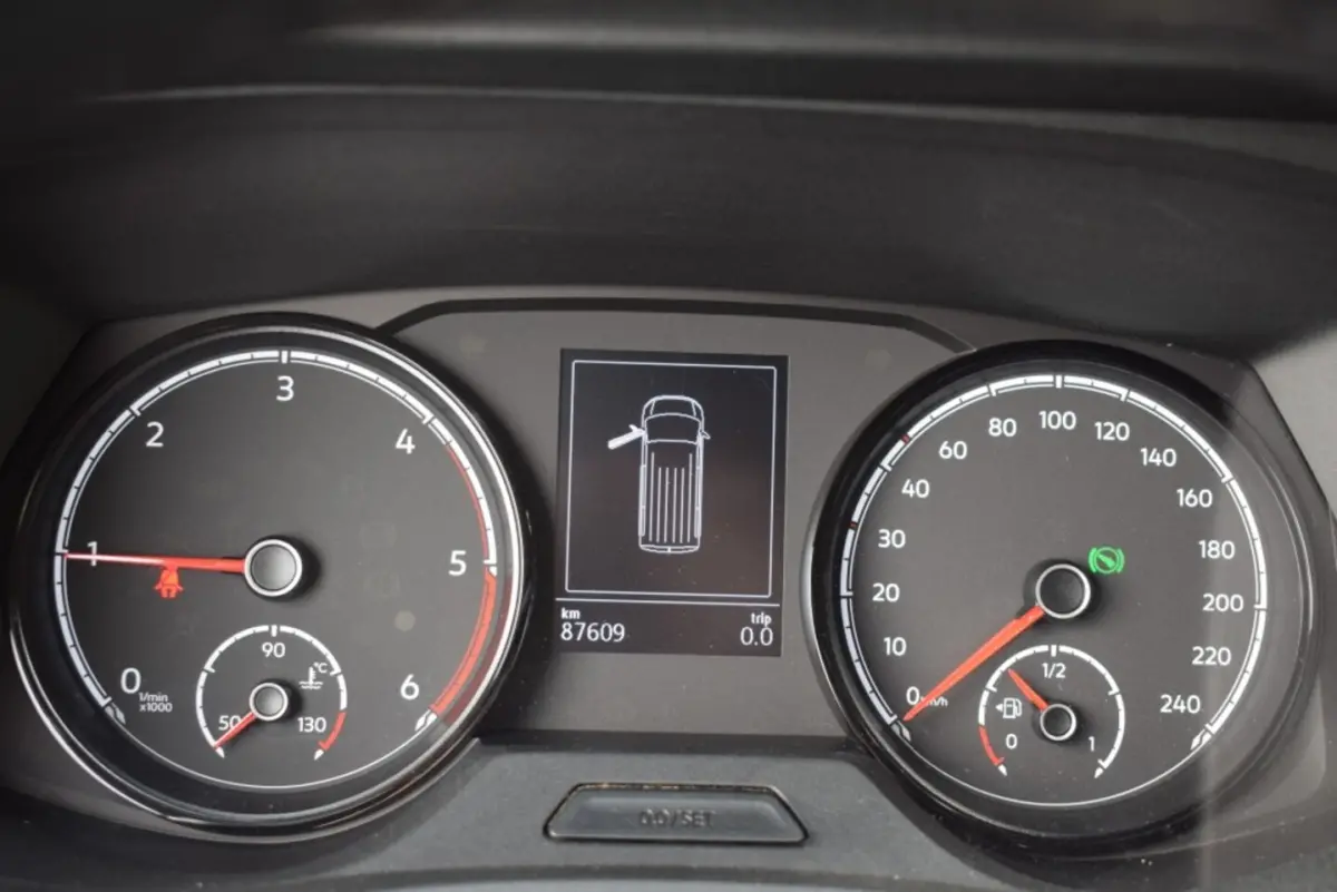T6.1 2.0 TDI 150 PK L2H1 DC DUBBEL CABINE | AUTOMAAT | ZEER NETTE STAAT