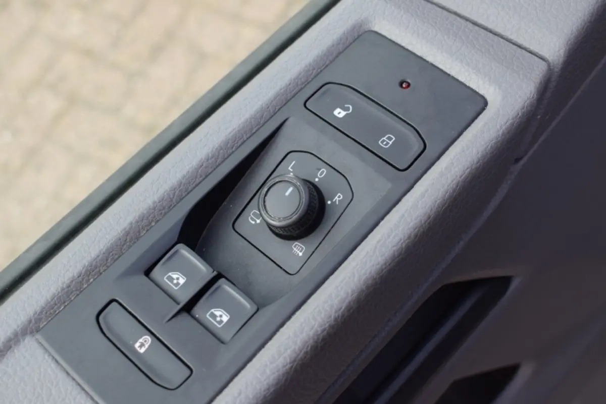 T6.1 2.0 TDI 150 PK L2H1 DC DUBBEL CABINE | AUTOMAAT | ZEER NETTE STAAT