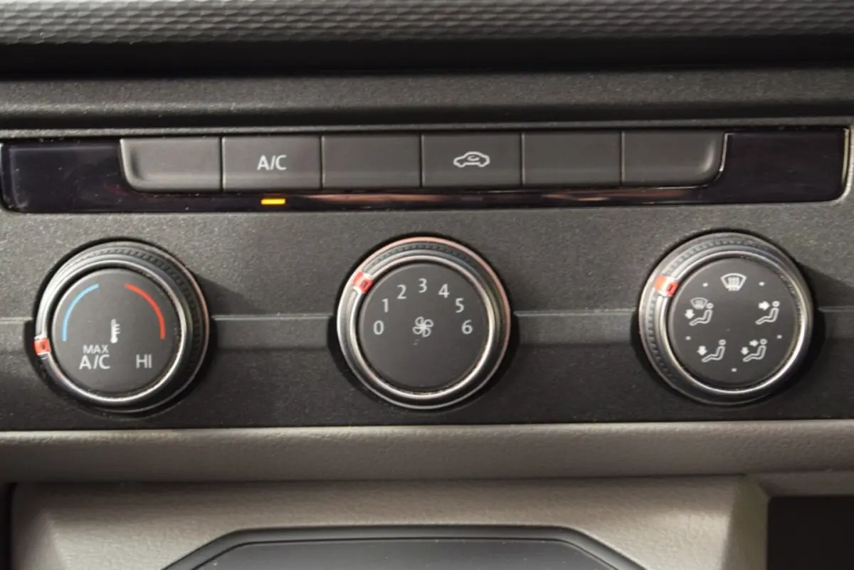 T6.1 2.0 TDI 150 PK L2H1 DC DUBBEL CABINE | AUTOMAAT | ZEER NETTE STAAT