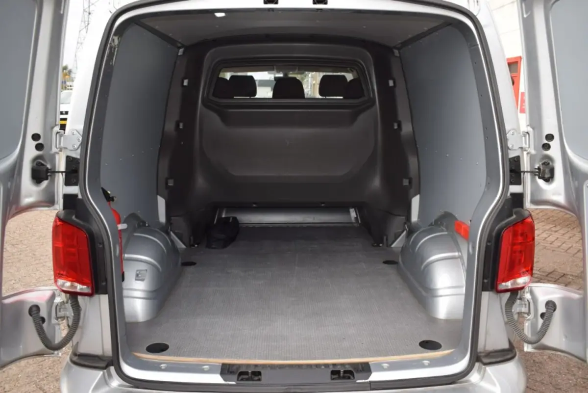 T6.1 2.0 TDI 150 PK L2H1 DC DUBBEL CABINE | AUTOMAAT | ZEER NETTE STAAT