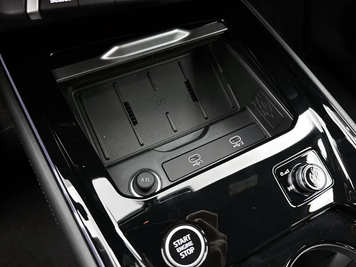 1.5 200kW e-hybrid S edition 272 PK | S line | Navigatiesysteem | Achteruitrijcamera | Adaptieve cruise controle | Tech plus | Stoelverwarming | Privacy glas | Audi drive select | LED achter