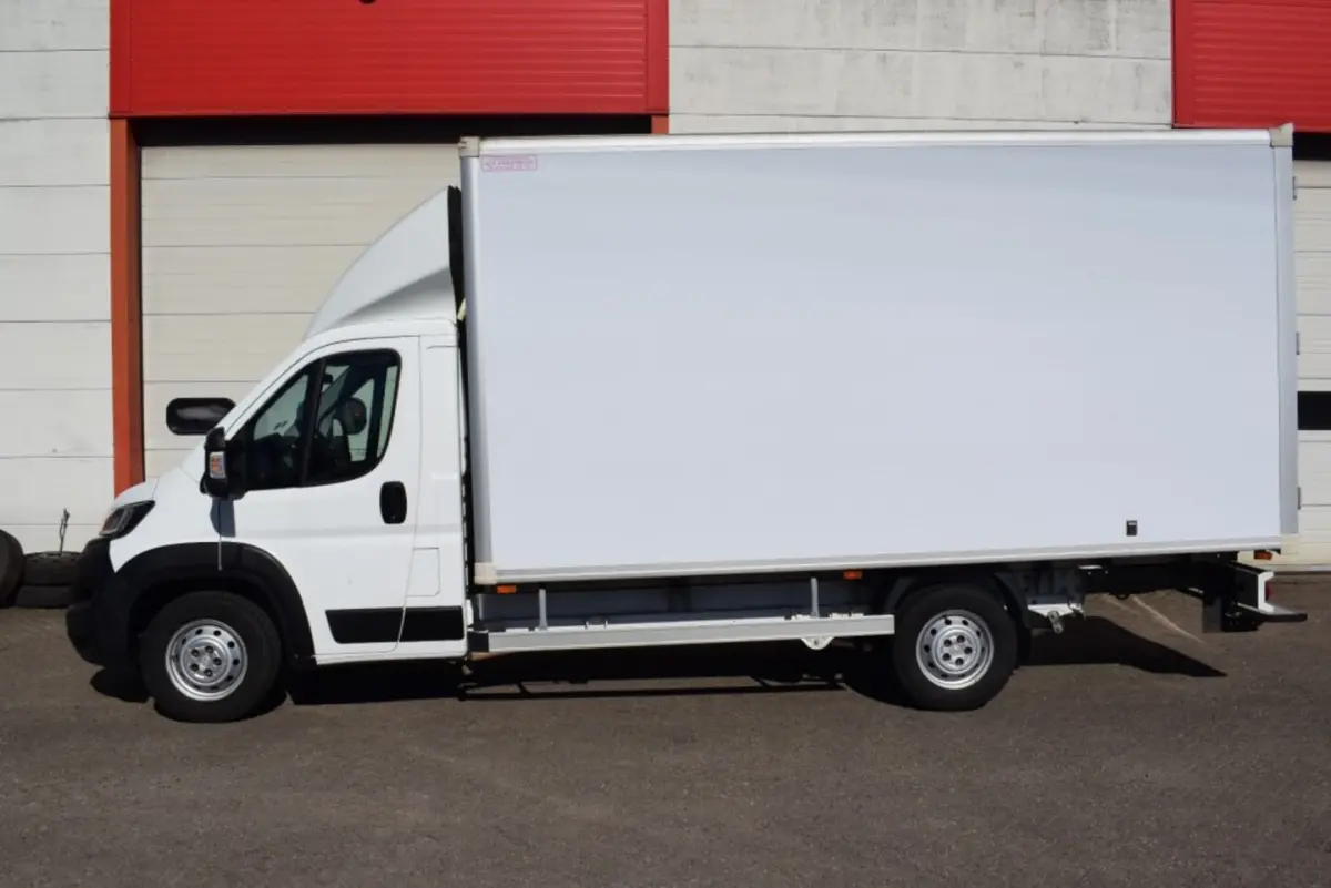 335 2.2 HDI L4 BAKWAGEN DAKSPOILER NAVI DAB CRUISE