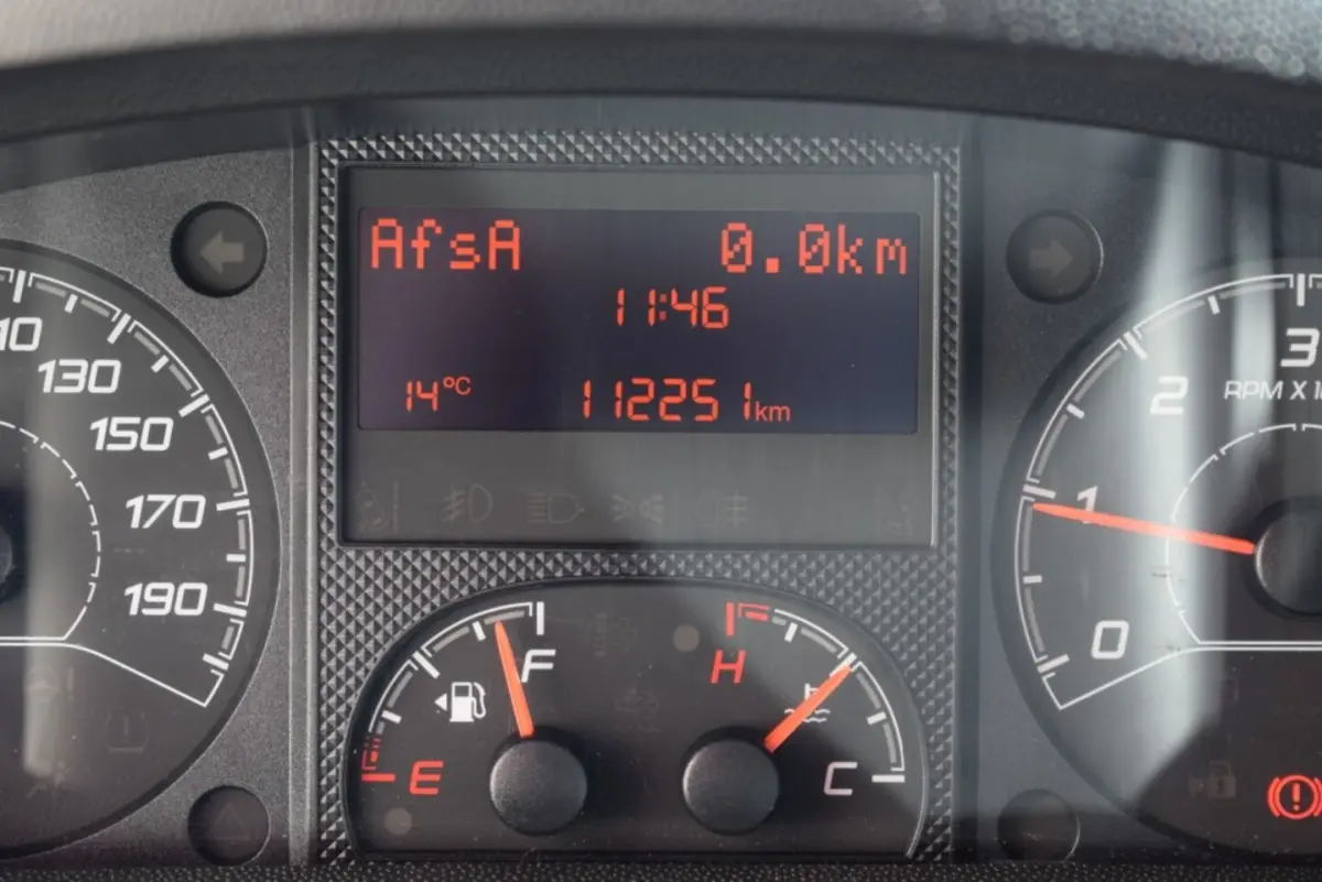 335 2.2 HDI L4 BAKWAGEN DAKSPOILER NAVI DAB CRUISE