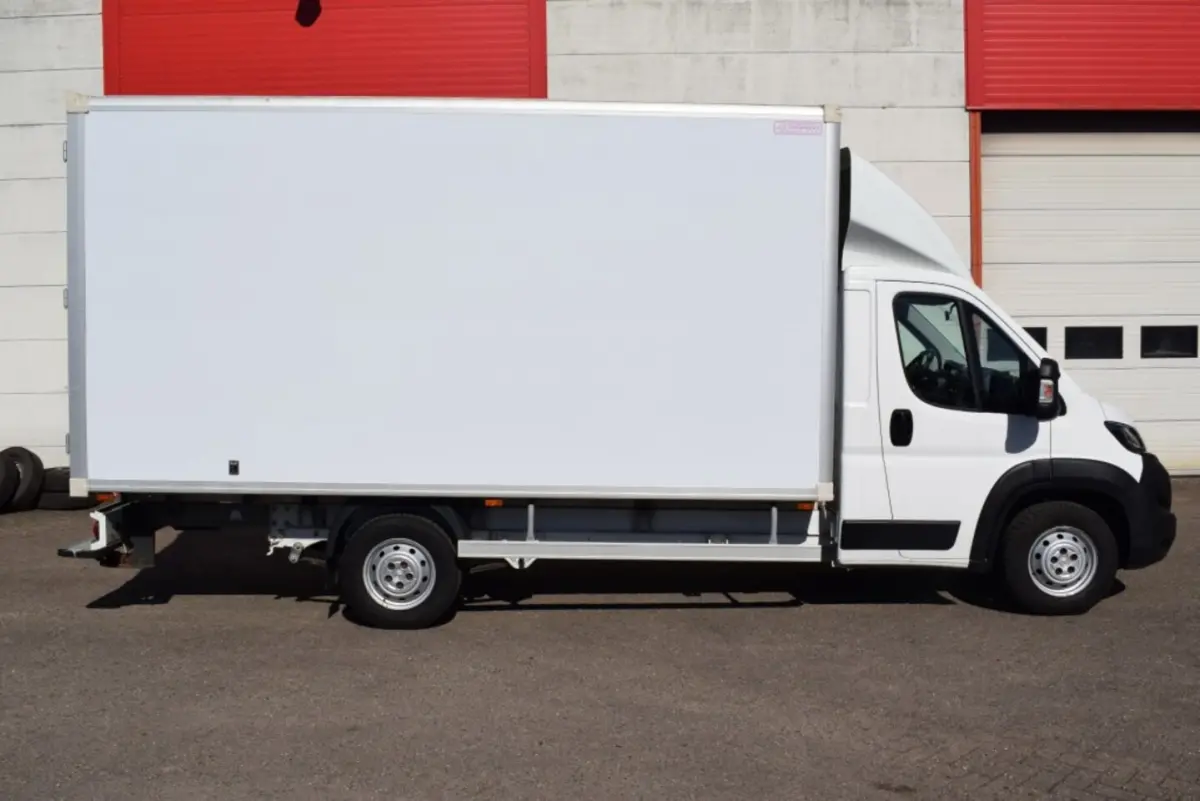 335 2.2 HDI L4 BAKWAGEN DAKSPOILER NAVI DAB CRUISE