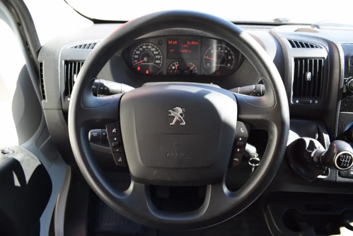 335 2.2 HDI L4 BAKWAGEN DAKSPOILER NAVI DAB CRUISE