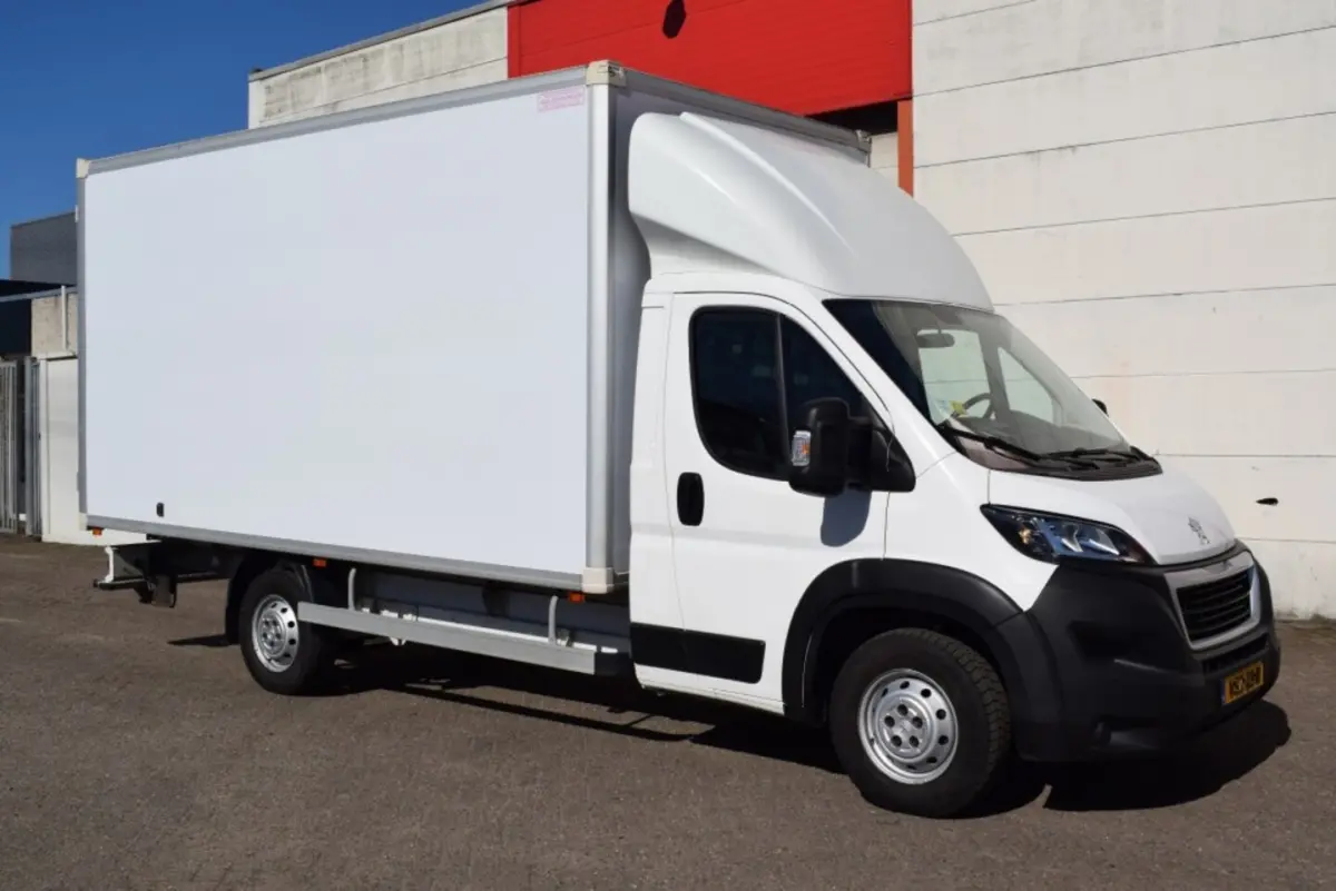 335 2.2 HDI L4 BAKWAGEN DAKSPOILER NAVI DAB CRUISE