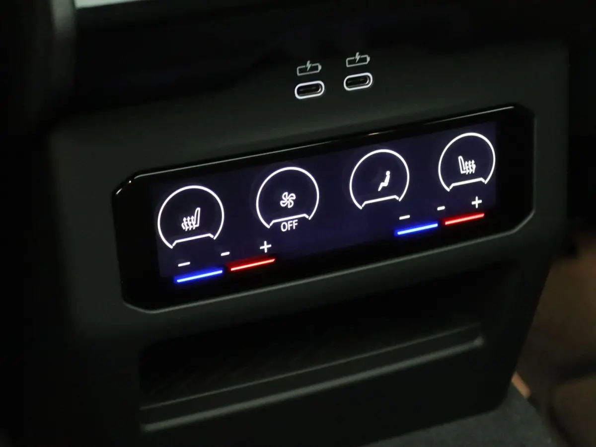 540d xDrive M Sportpakket Pro | Innovation Pack | Driving Assist Prof | Harman-Kardon | Panoramadak | 20"