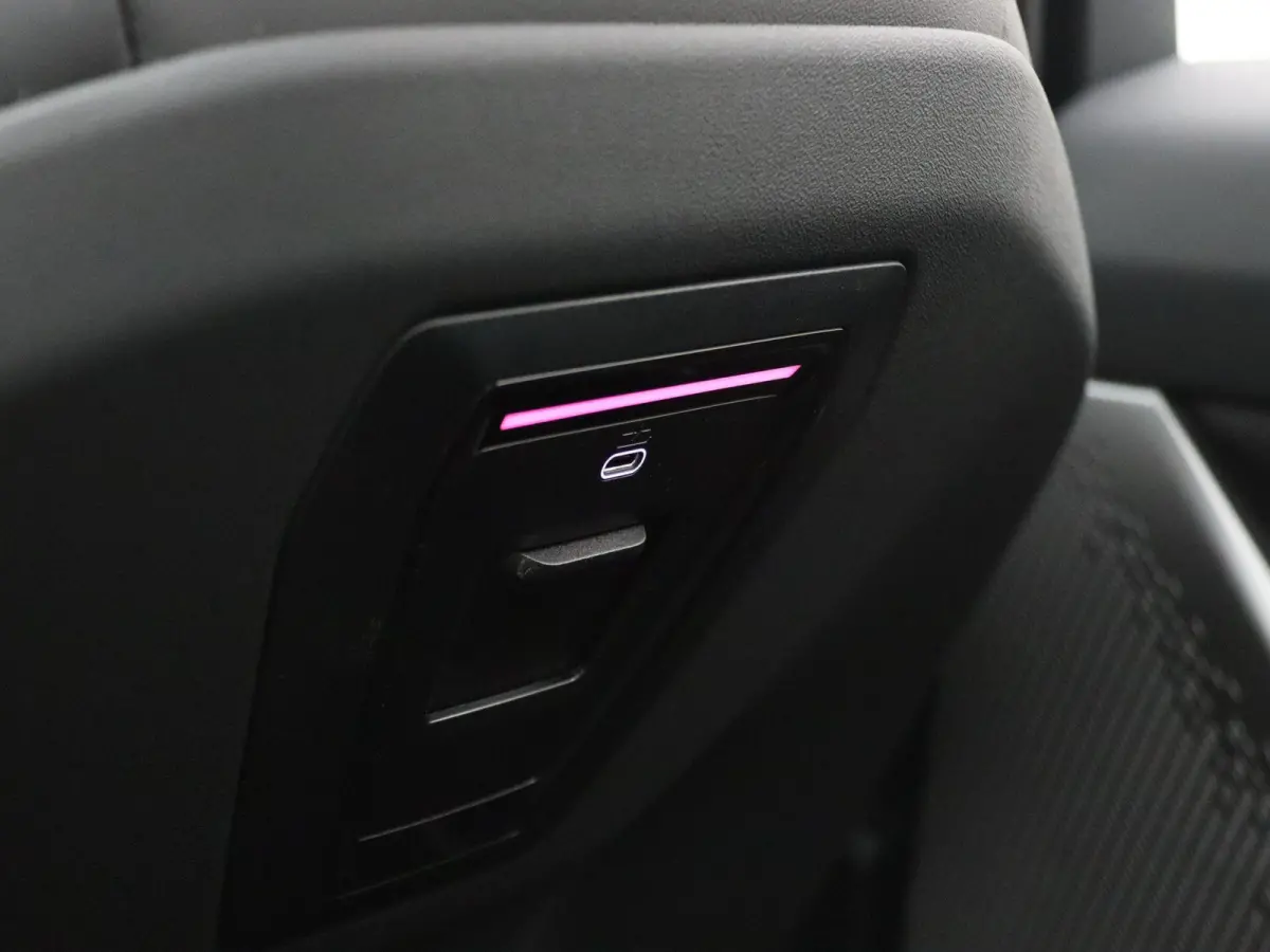 540d xDrive M Sportpakket Pro | Innovation Pack | Driving Assist Prof | Harman-Kardon | Panoramadak | 20"