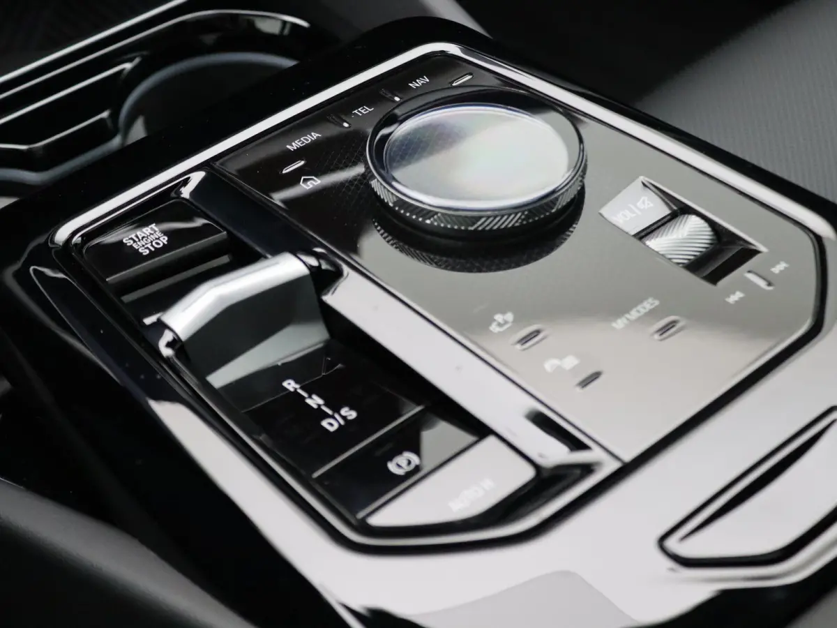 540d xDrive M Sportpakket Pro | Innovation Pack | Driving Assist Prof | Harman-Kardon | Panoramadak | 20"
