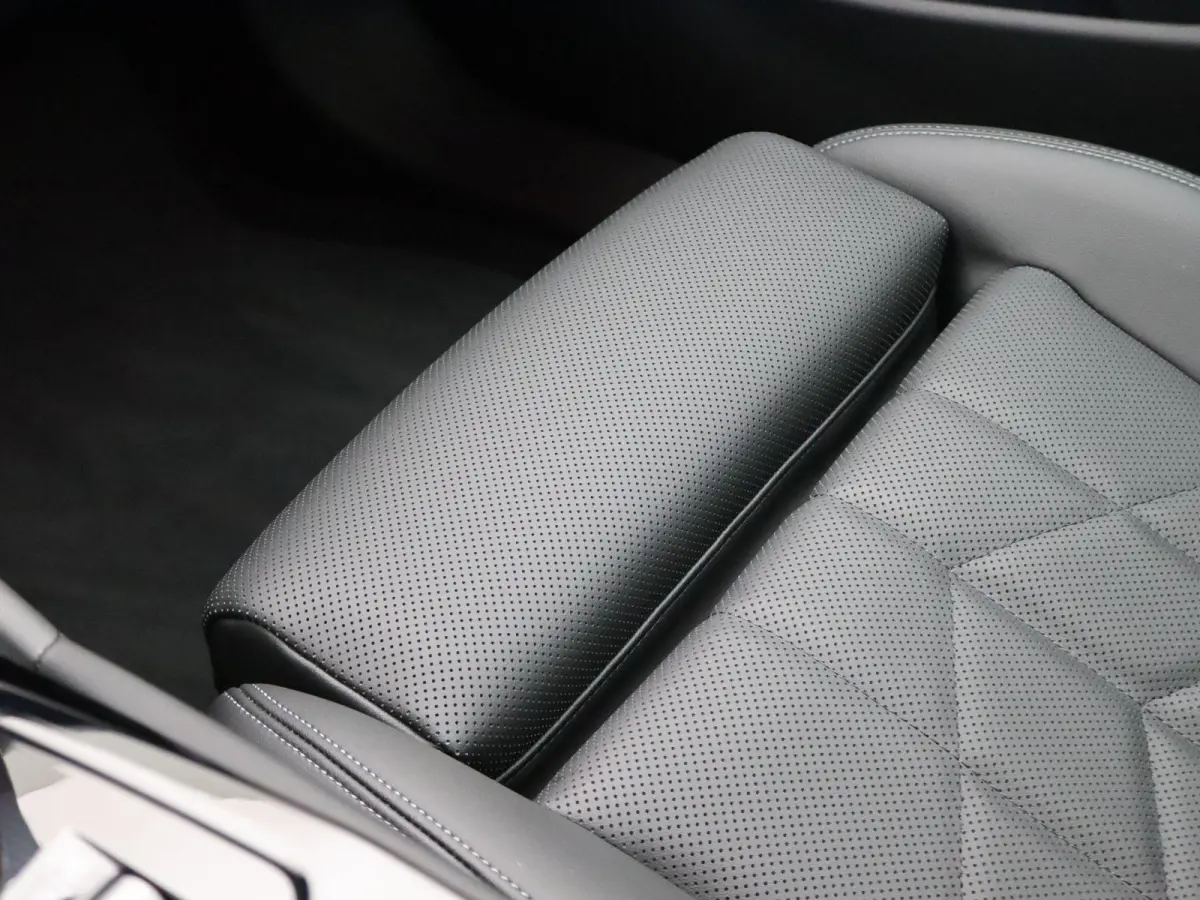 540d xDrive M Sportpakket Pro | Innovation Pack | Driving Assist Prof | Harman-Kardon | Panoramadak | 20"