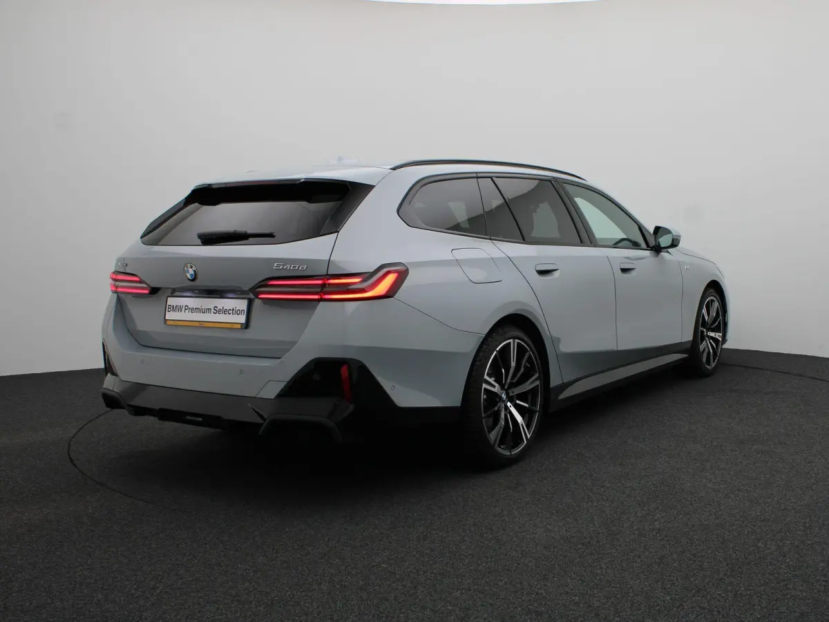 540d xDrive M Sportpakket Pro | Innovation Pack | Driving Assist Prof | Harman-Kardon | Panoramadak | 20"