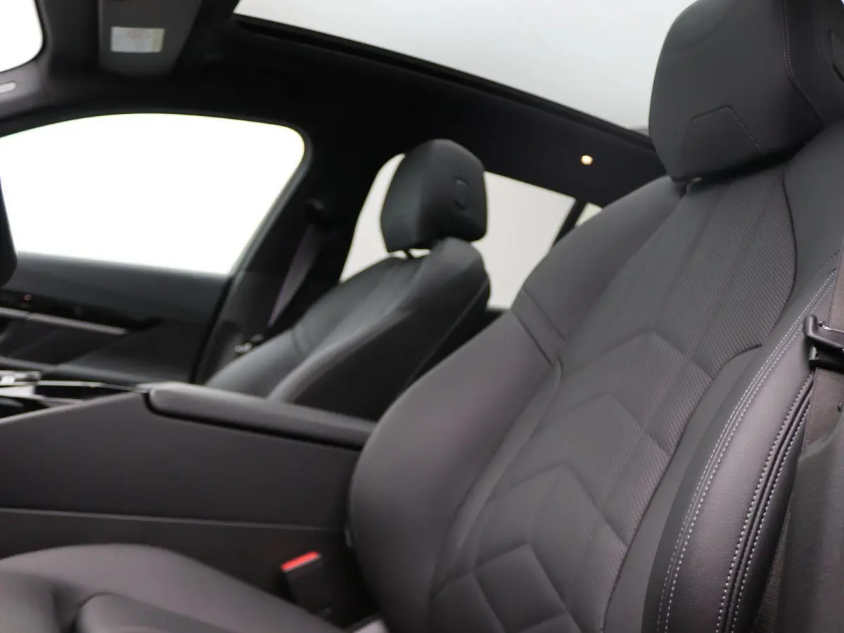 540d xDrive M Sportpakket Pro | Innovation Pack | Driving Assist Prof | Harman-Kardon | Panoramadak | 20"