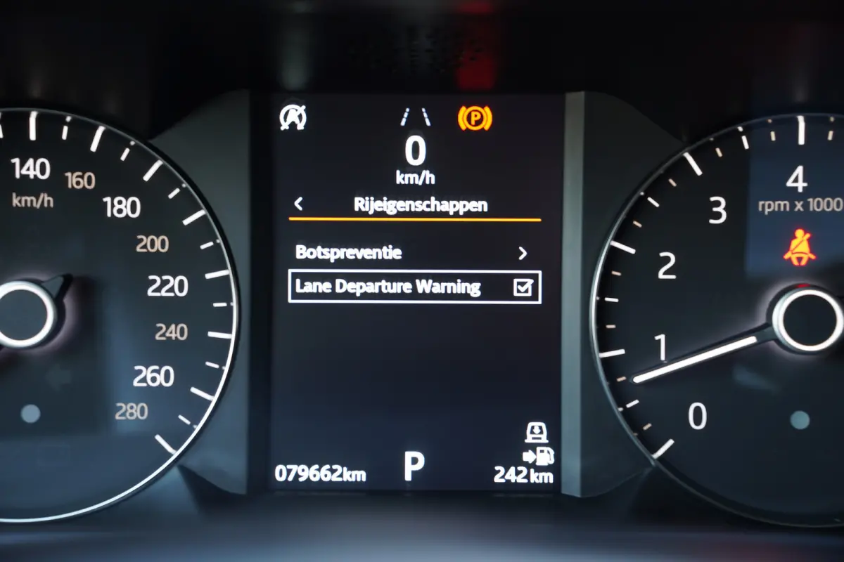3.0 V6 SC AWD R-Dynamic - PANODAK - LEDER - LUCHTVERING - CARPLAY -