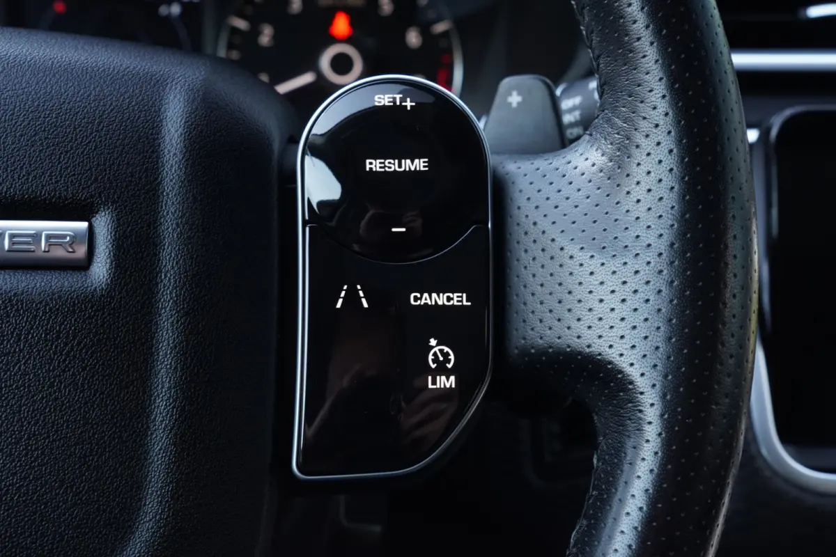 3.0 V6 SC AWD R-Dynamic - PANODAK - LEDER - LUCHTVERING - CARPLAY -