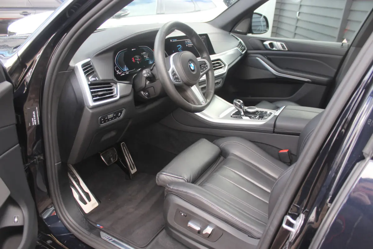xDrive45e - M SPORT - LUCHTVERING - PANODAK - HEAD UP - SOFTCLOSE - LASER - H&K -