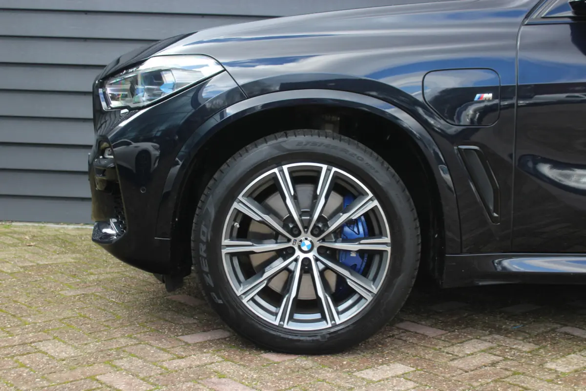 xDrive45e - M SPORT - LUCHTVERING - PANODAK - HEAD UP - SOFTCLOSE - LASER - H&K -