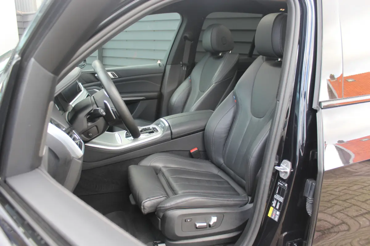 xDrive45e - M SPORT - LUCHTVERING - PANODAK - HEAD UP - SOFTCLOSE - LASER - H&K -