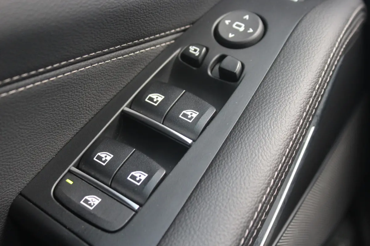 xDrive45e - M SPORT - LUCHTVERING - PANODAK - HEAD UP - SOFTCLOSE - LASER - H&K -