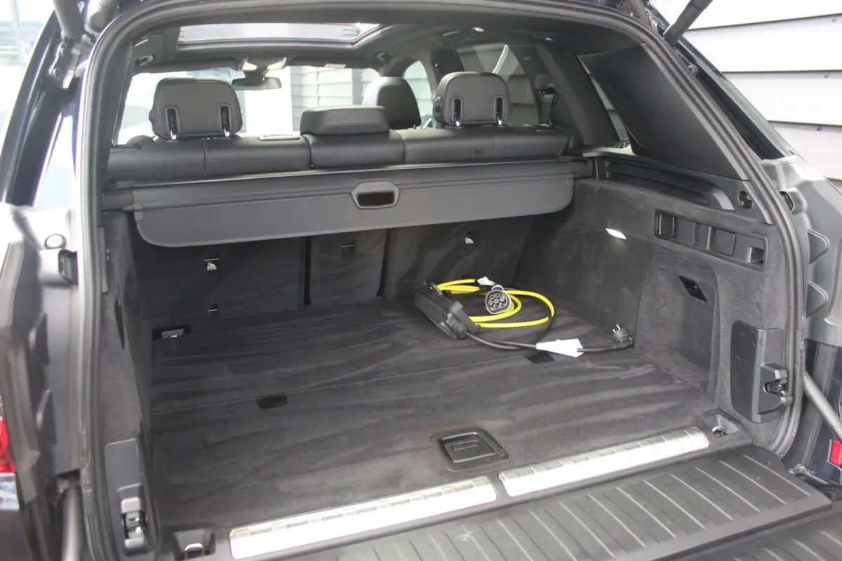 xDrive45e - M SPORT - LUCHTVERING - PANODAK - HEAD UP - SOFTCLOSE - LASER - H&K -