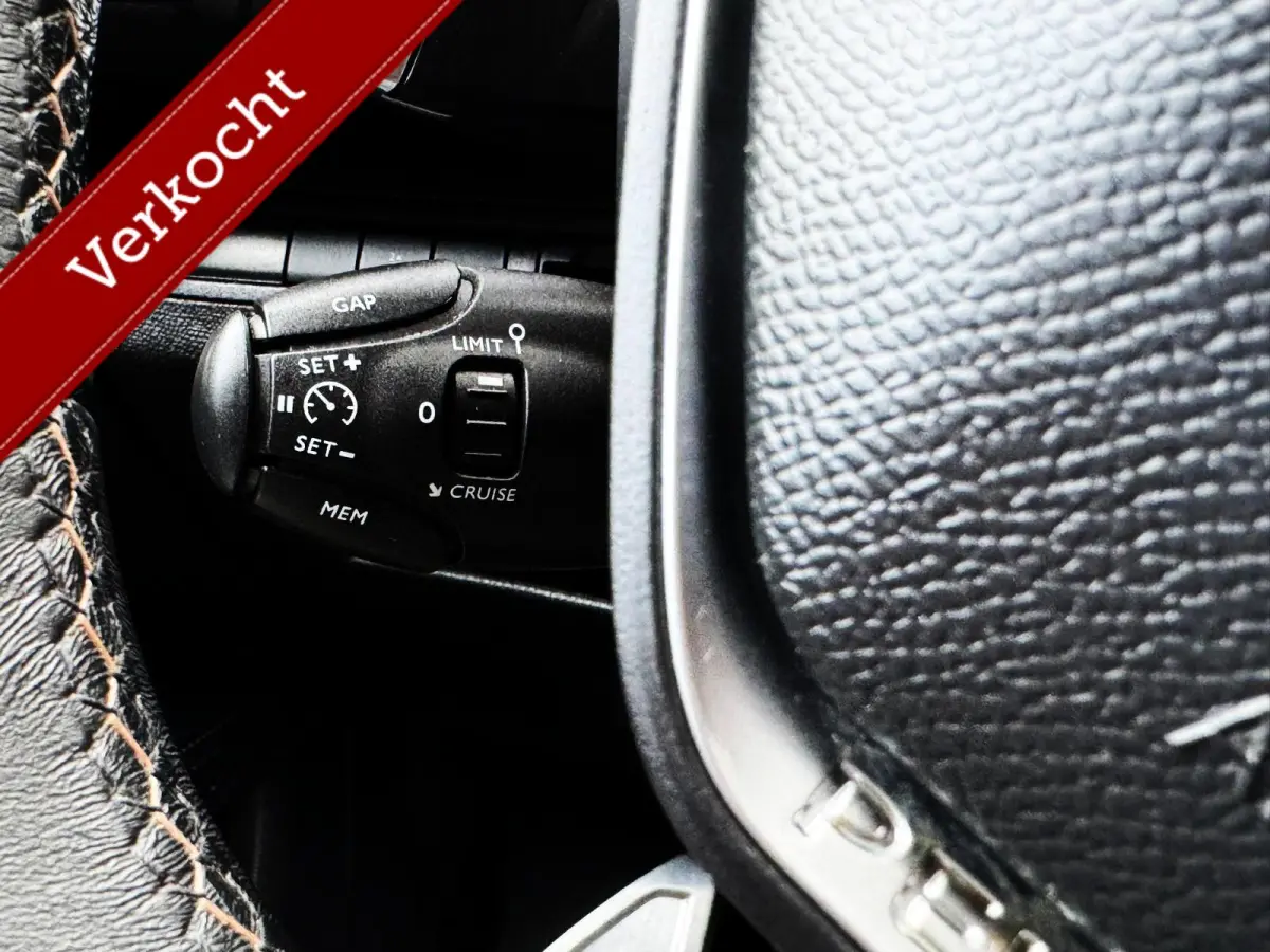 1.2 GT-Line Aut/Panodak/Camera/Leder/Massagestoelen/Apple Carplay/Cruise Control/stoelverwarming