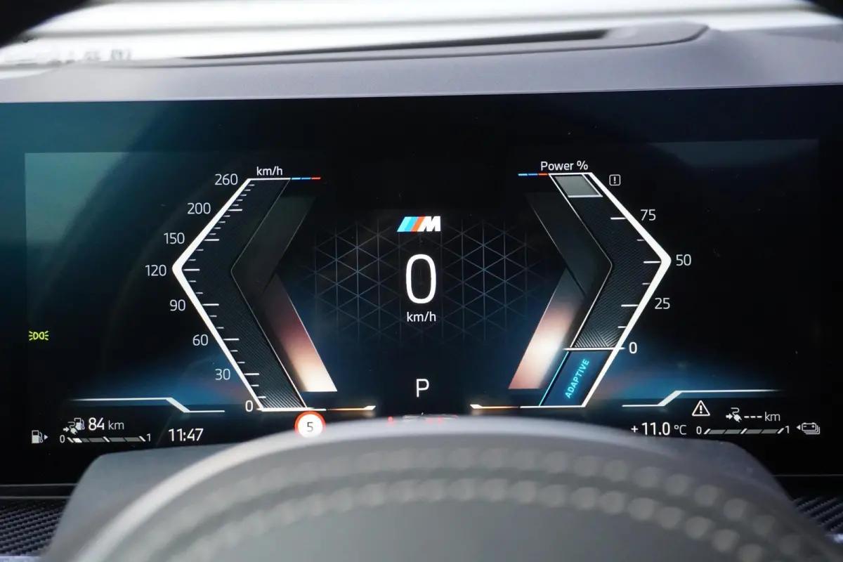 xDrive50e M Sportpakket Pro | Travel Pack | Innovation Pack | Soft-Close-Automatic voor portieren | Glazen panoramadak | Driving Assistant Professional | HIFI System Harman Kardon |