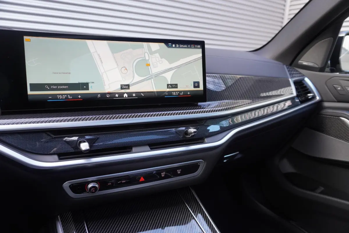 xDrive50e M Sportpakket Pro | Travel Pack | Innovation Pack | Soft-Close-Automatic voor portieren | Glazen panoramadak | Driving Assistant Professional | HIFI System Harman Kardon |