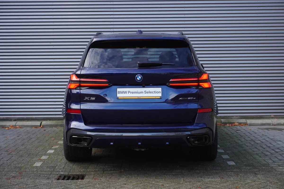 xDrive50e M Sportpakket Pro | Travel Pack | Innovation Pack | Soft-Close-Automatic voor portieren | Glazen panoramadak | Driving Assistant Professional | HIFI System Harman Kardon |