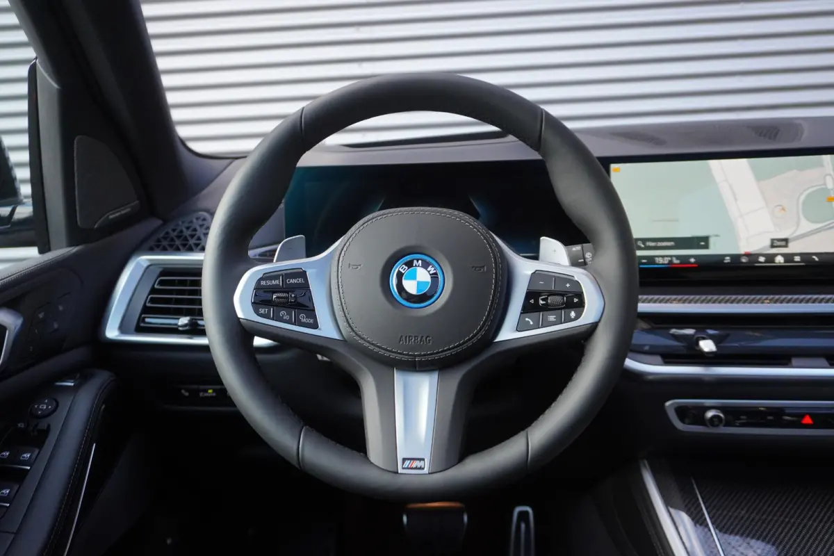 xDrive50e M Sportpakket Pro | Travel Pack | Innovation Pack | Soft-Close-Automatic voor portieren | Glazen panoramadak | Driving Assistant Professional | HIFI System Harman Kardon |