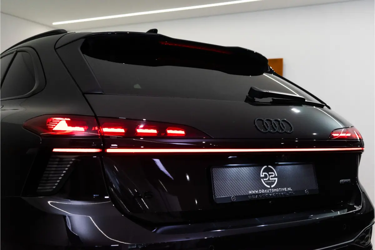 C9 e-hybrid 270KW Quattro S Edition Competition 367PK | Madeira Brown Pearl | Tech Pro | B&O | Lucht | Trekhaak | 5 jaar Fabrieksgarantie