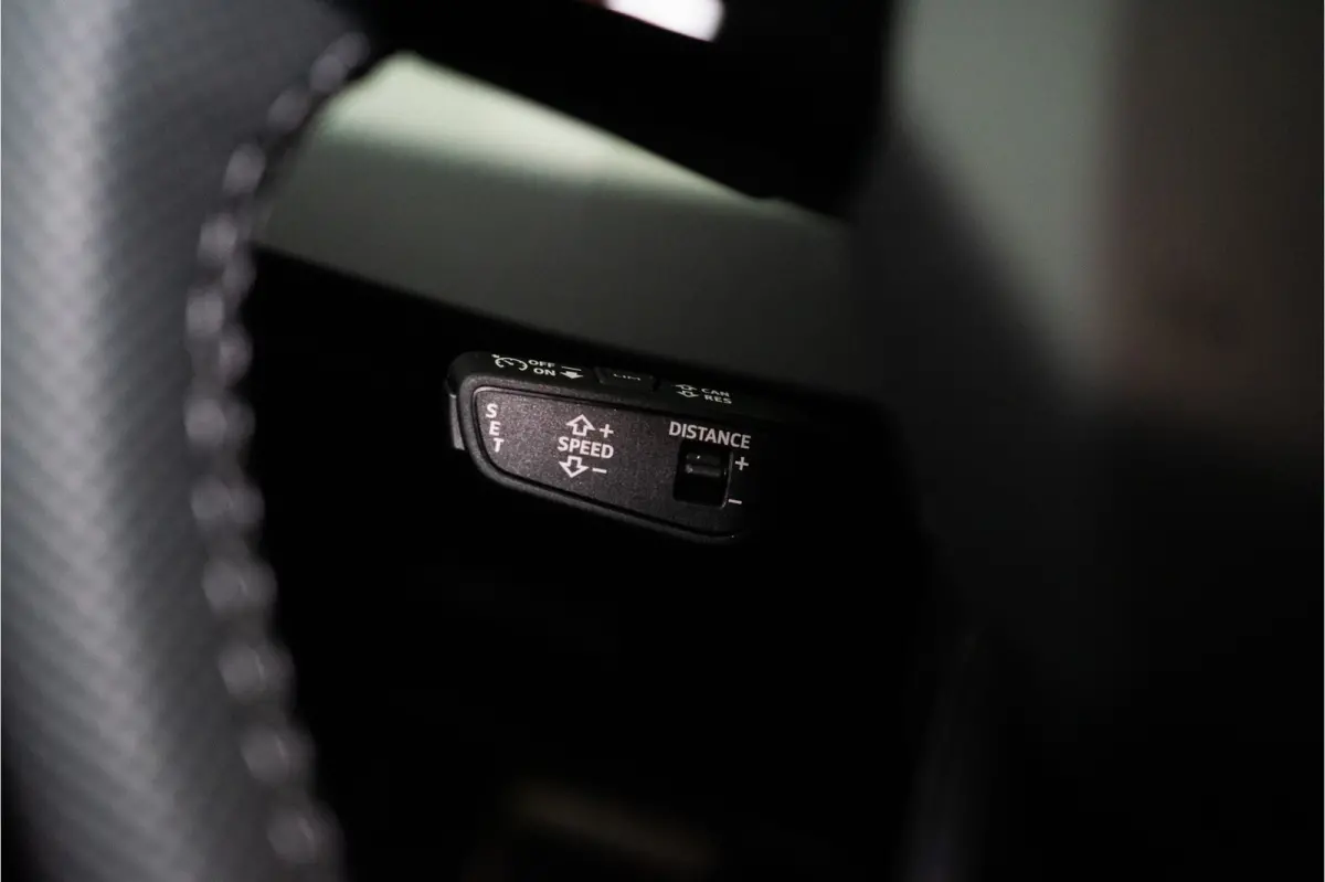 C9 e-hybrid 270KW Quattro S Edition Competition 367PK | Madeira Brown Pearl | Tech Pro | B&O | Lucht | Trekhaak | 5 jaar Fabrieksgarantie