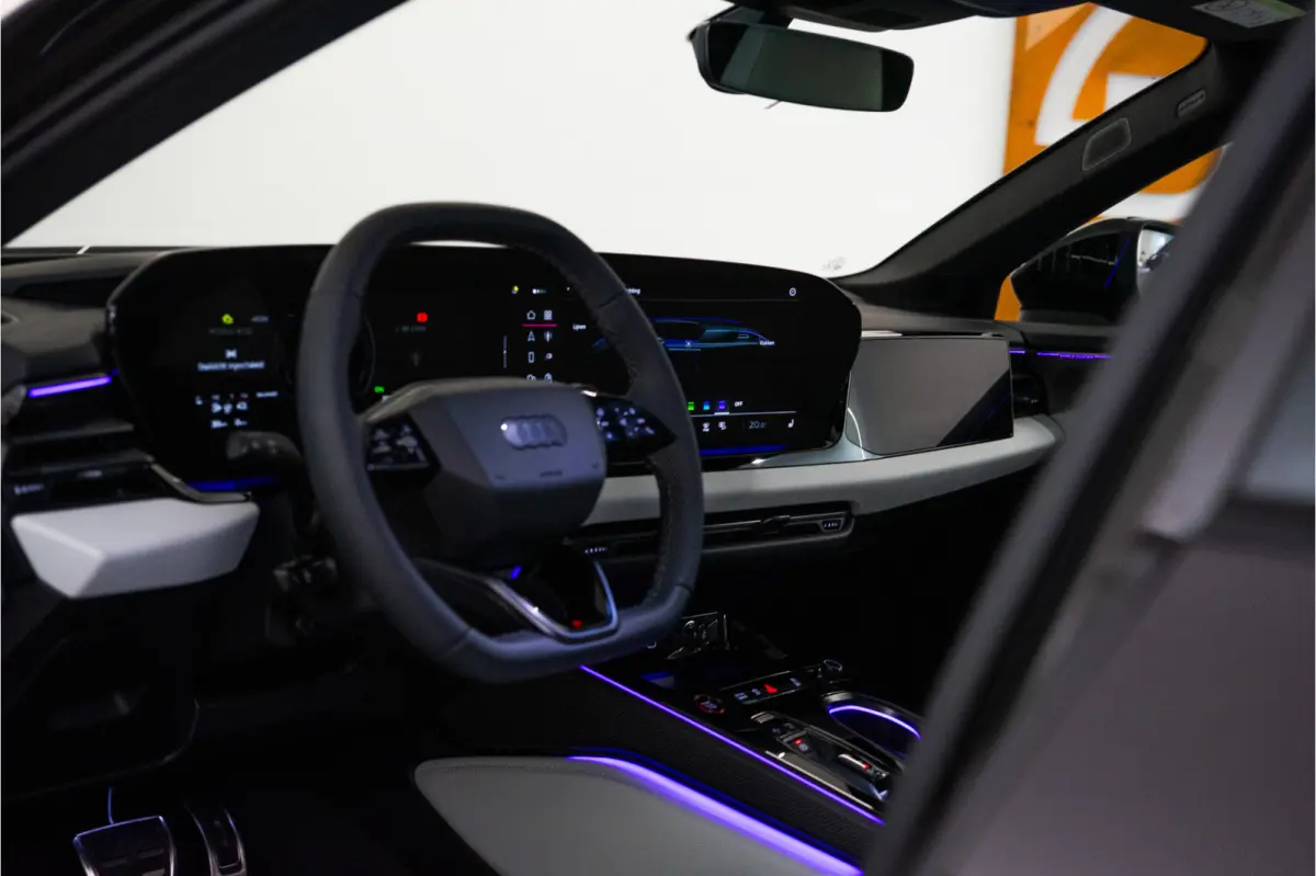 C9 e-hybrid 270KW Quattro S Edition Competition 367PK | Madeira Brown Pearl | Tech Pro | B&O | Lucht | Trekhaak | 5 jaar Fabrieksgarantie