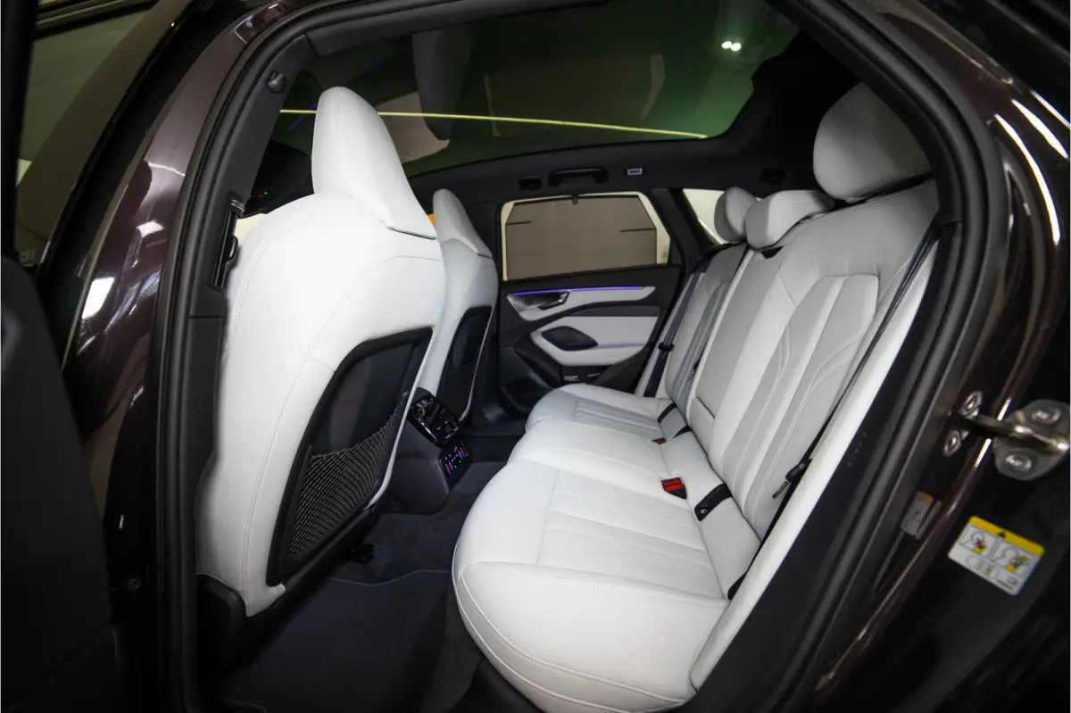 C9 e-hybrid 270KW Quattro S Edition Competition 367PK | Madeira Brown Pearl | Tech Pro | B&O | Lucht | Trekhaak | 5 jaar Fabrieksgarantie