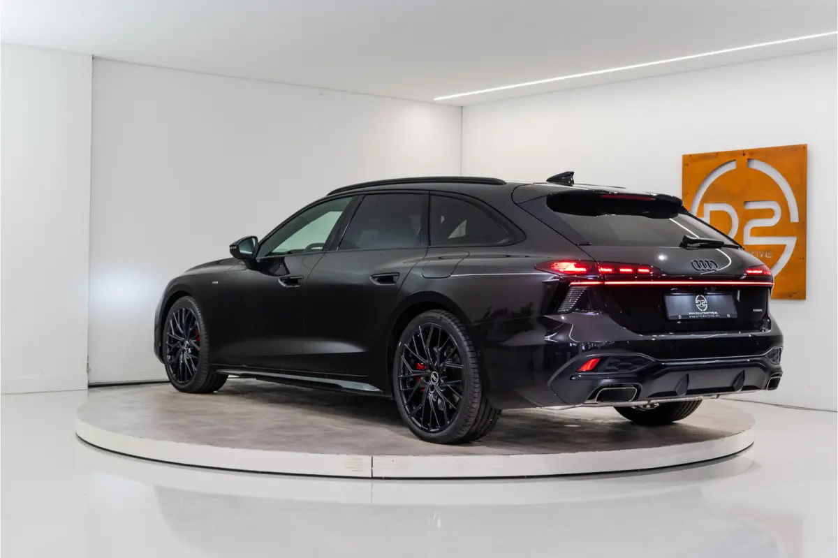 C9 e-hybrid 270KW Quattro S Edition Competition 367PK | Madeira Brown Pearl | Tech Pro | B&O | Lucht | Trekhaak | 5 jaar Fabrieksgarantie