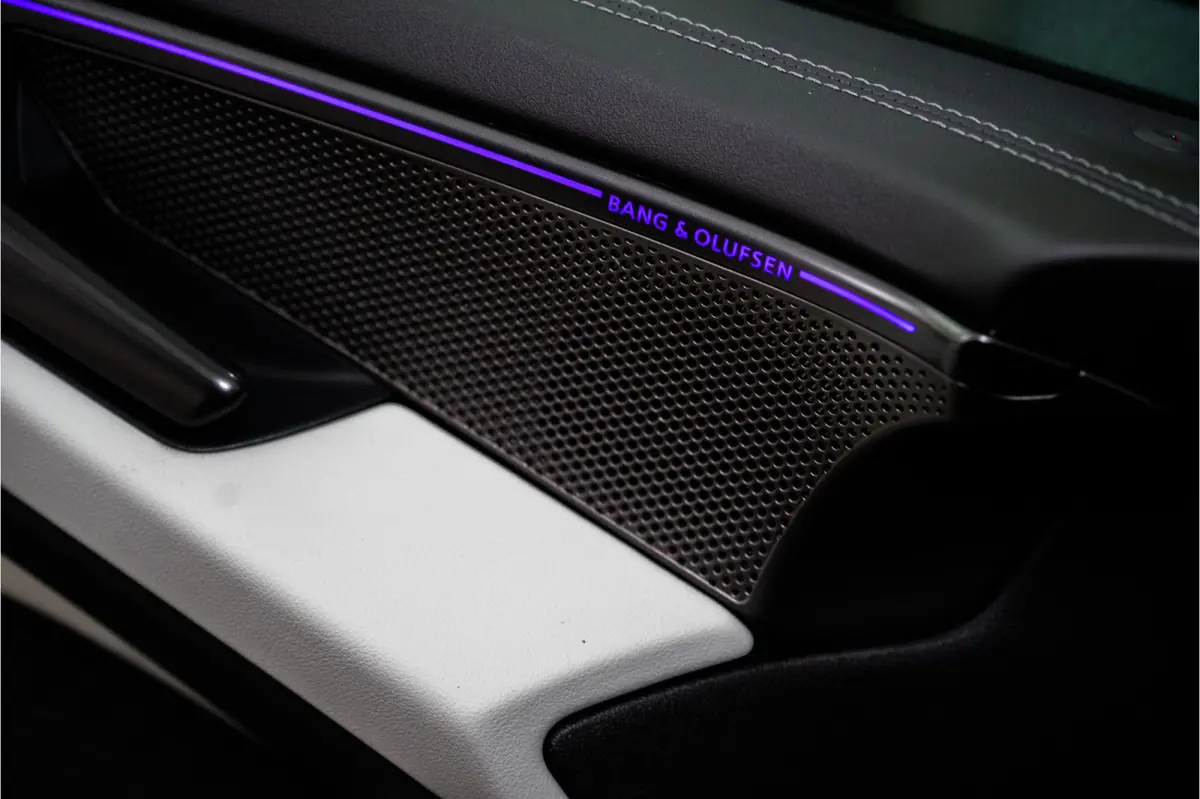 C9 e-hybrid 270KW Quattro S Edition Competition 367PK | Madeira Brown Pearl | Tech Pro | B&O | Lucht | Trekhaak | 5 jaar Fabrieksgarantie
