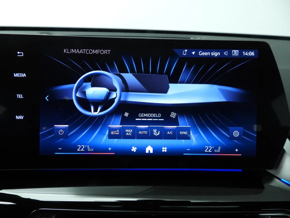 xDrive30 | M-Sportpakket | LED | Leder | Navigatie | Panoramadak | Stoelverwarming | DAB | Alu 19 inch
