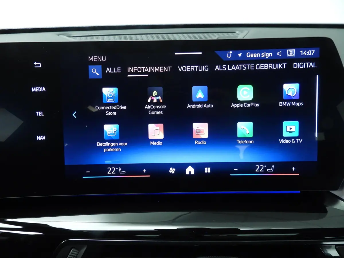xDrive30 | M-Sportpakket | LED | Leder | Navigatie | Panoramadak | Stoelverwarming | DAB | Alu 19 inch