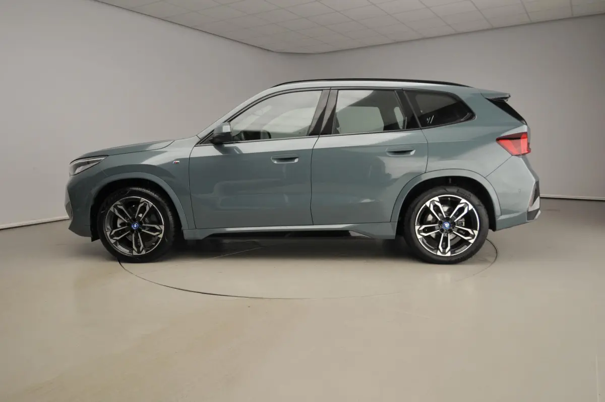 xDrive30 | M-Sportpakket | LED | Leder | Navigatie | Panoramadak | Stoelverwarming | DAB | Alu 19 inch