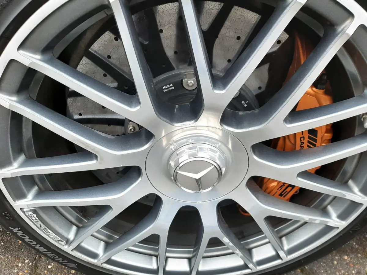 AMG 63 S 4MATIC 585 pk vol carbon