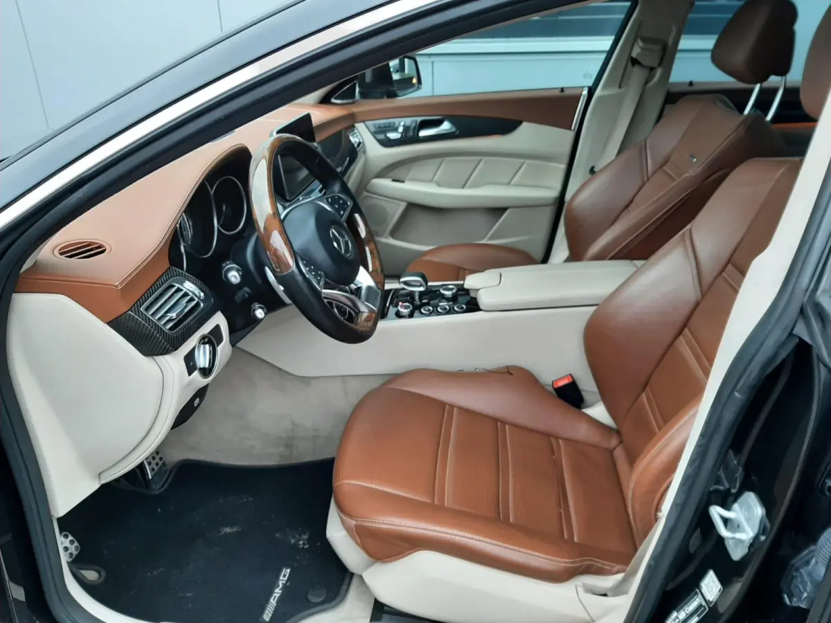 AMG 63 S 4MATIC 585 pk vol carbon