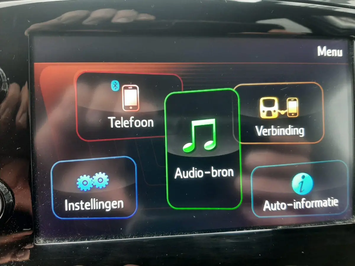 1.0 VTi Feel camera apple carplay airco cruise