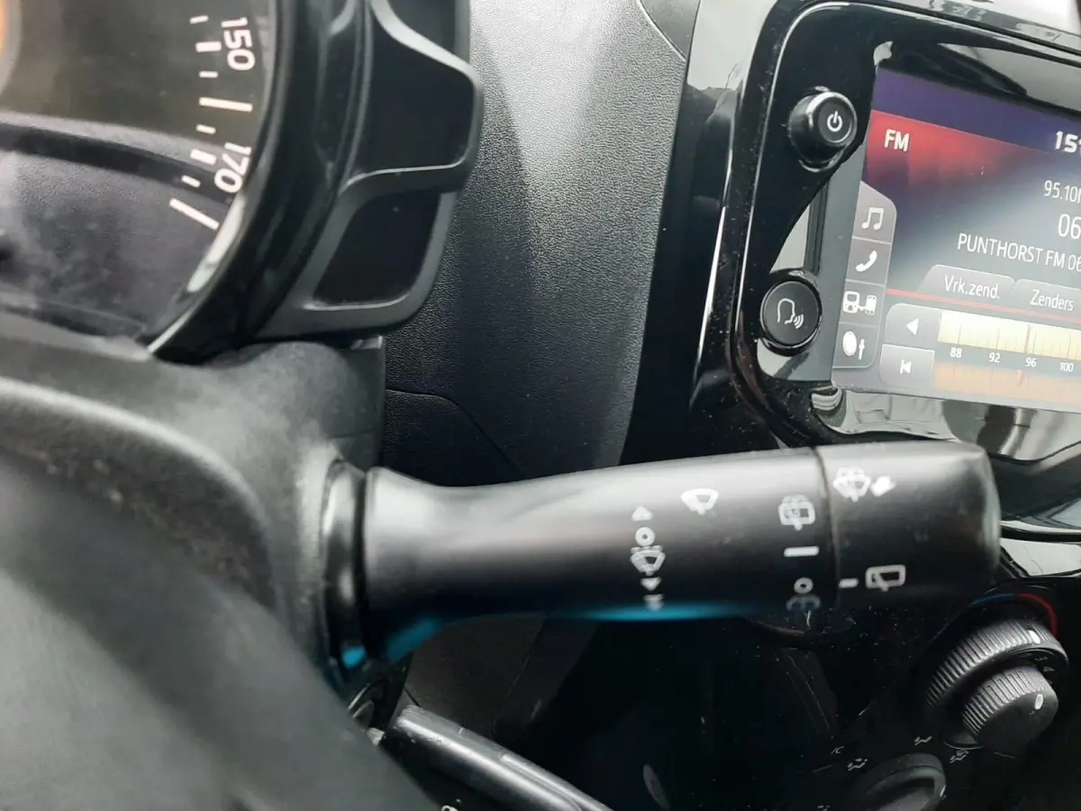 1.0 VTi Feel camera apple carplay airco cruise