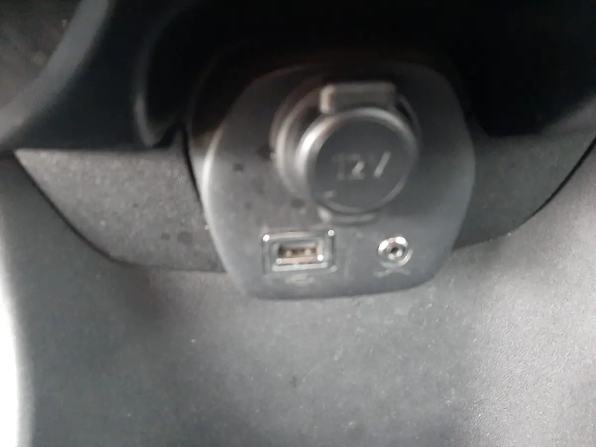 1.0 VTi Feel camera apple carplay airco cruise
