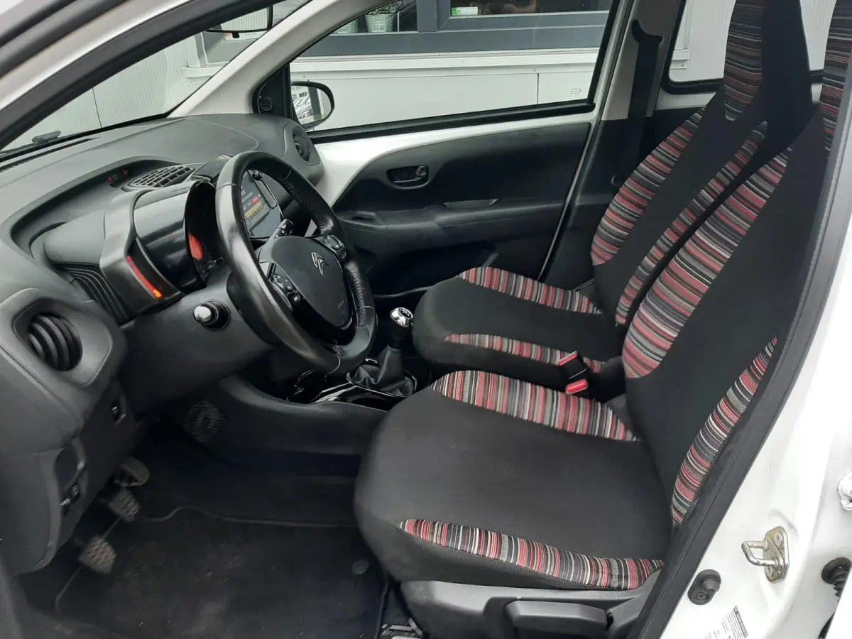 1.0 VTi Feel camera apple carplay airco cruise