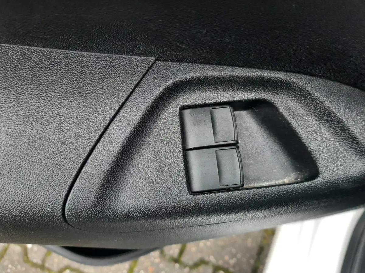 1.0 VTi Feel camera apple carplay airco cruise
